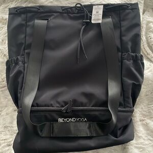 Beyond Yoga Convertible Gym Bag Black Backpack Pockets Zipper New